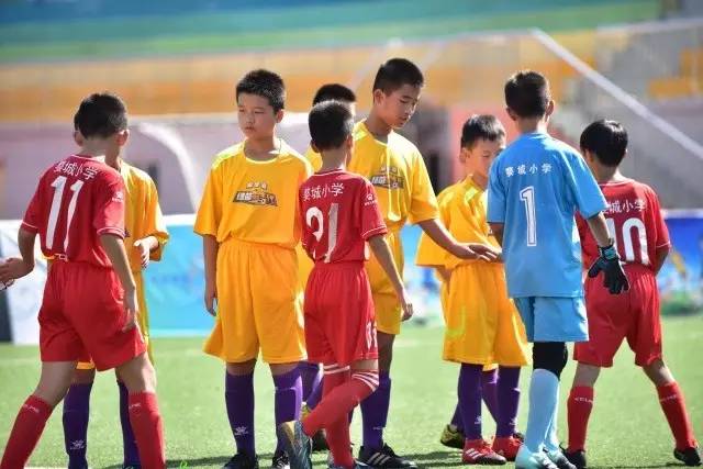 库里13分李凯尔8分 勇士擒灰熊3连胜排西部第2