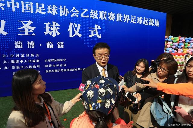 梅西点赞劳塔罗帖子遭巴萨部分球迷批评：别回来了