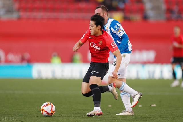 泰晤士报：曼联接近任命阿莫林 范尼可能只带一场