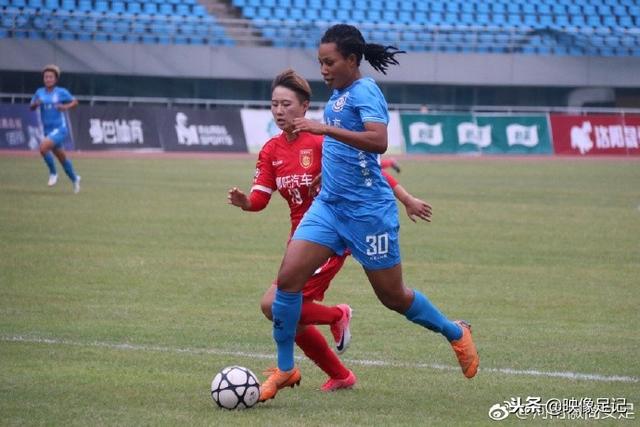 潘展乐李雯雯讲述冠军故事激扬体育精神