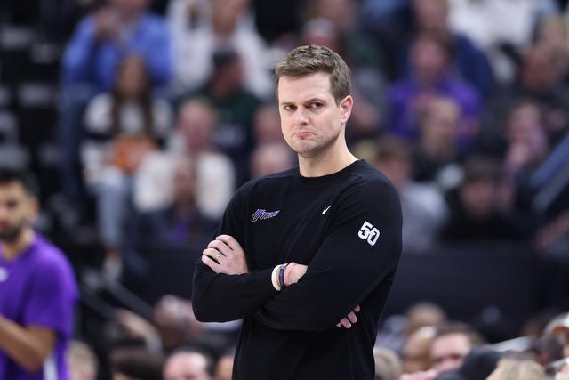 西亚28+11步行者大胜篮网 马克西20分76人灭蜂